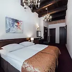 Hotel Rezydent 3*